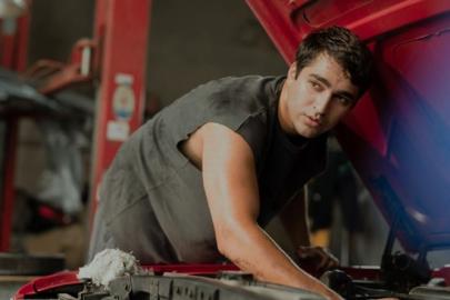 İşte Mert Ramazan Demir'in yeni filmi Metruk Adam'ın küresel başarısı!