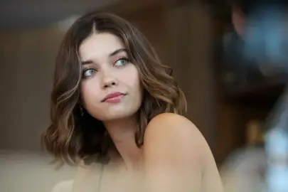 Afra Saraçoğlu neyi gizlemeye çalıştı? "Sürprizi kaçırmak istemiyorum"