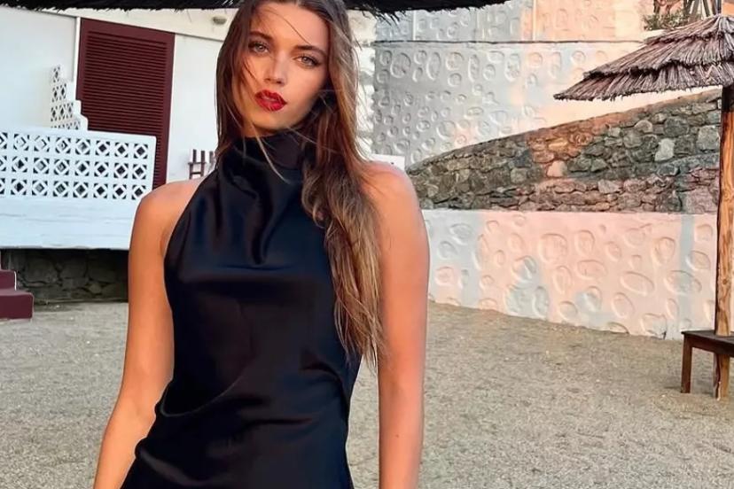 Afra Saraçoğlu'ndan haber bekliyor!