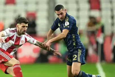 Antalyaspor - Fenerbahçe Maçında Nefes Kesen Geri Dönüş! 2 Farklı Skordan Sonra Puanlar Paylaşıldı