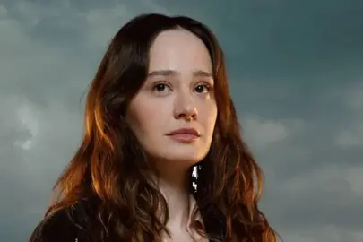 Müge Bayramoğlu Kiminle Evli? Çıplak Dizisi İle Gündem Olan Oyuncunun Eşini Tanıyın!