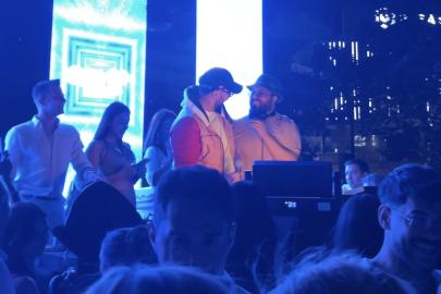 Ankara’da Pembe-Beyaz İzdiham! JW Marriott’ta Müzik ve Dans Rüzgarı Esti