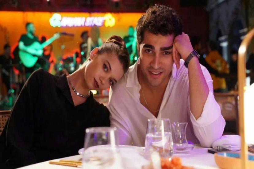 Onur Akay Afra Saraçoğlu'na sahip çıktı!
