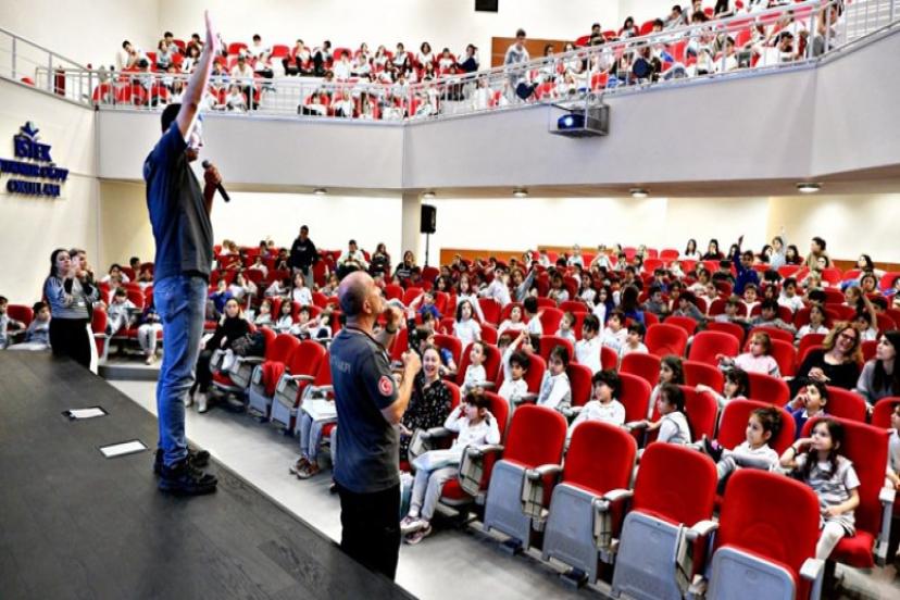 AKUT Vakfı çocuk ve gençleri afetlere karşı destekliyor