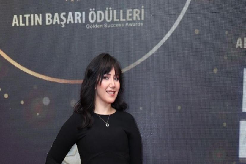 “Altın Başarı Ödülleri” sahiplerini buldu! Başarılı isimler ödüllendirildi...