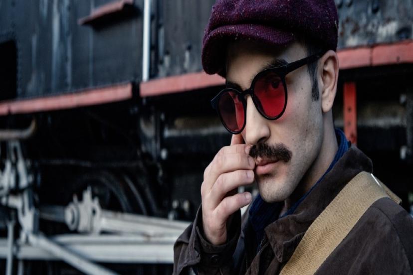 Emre Gaviyel: Aşık ve Şair Sineması: Sinema Kara Perdedir!