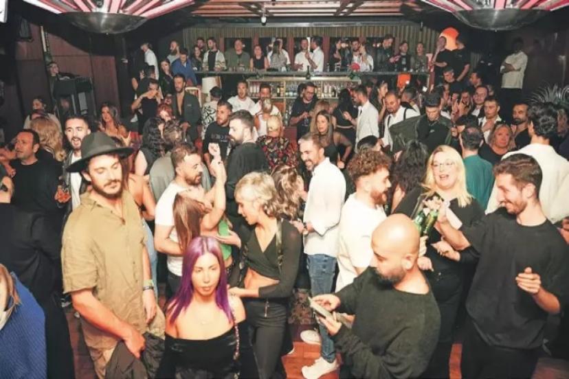 EV, İstanbul'un en popüler kulübü oldu!