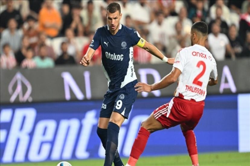 Fenerbahçe, Süper Lig'de Antalyaspor'u ağırlıyor! İşte Mourinho'nun cezası ve maçın detayları...