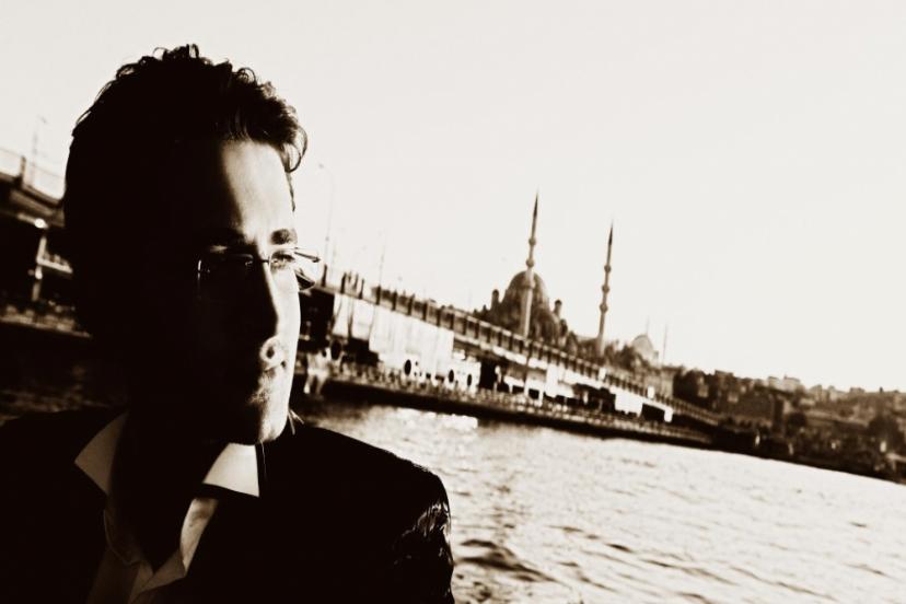 İhsan Güvenç’ten memleketine özel şarkı! “Seversen Antepli Sev”