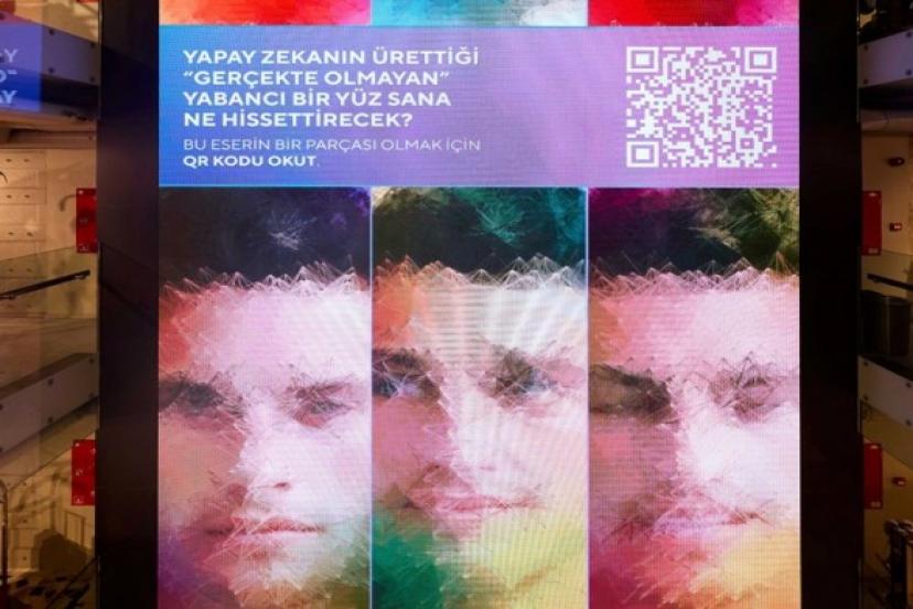 Moda, sanat ve teknolojiyi bir araya getiren dijital sanat eserleri sergisi ziyaretçilerini bekliyor!