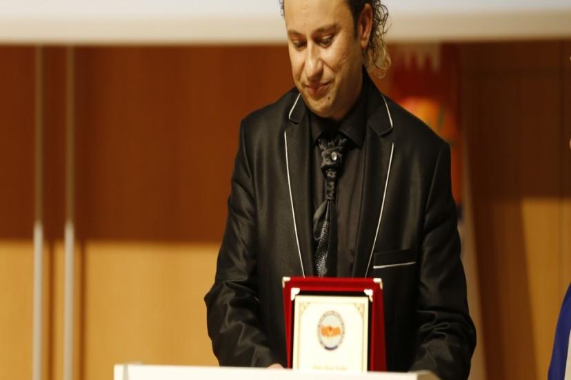 OnurAkayMedya'ya 2 kez üst üste Yılın Medya'sı Ödülü!