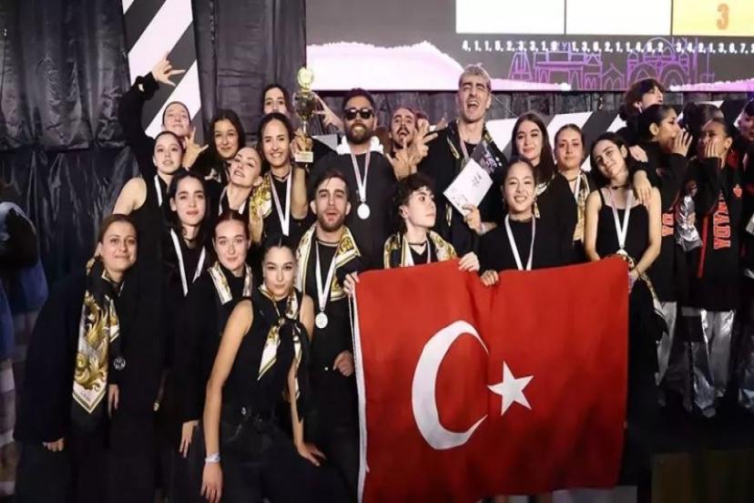 Tarih yazan Dans Fabrika dansçıları ülkemize gurur yaşattı!